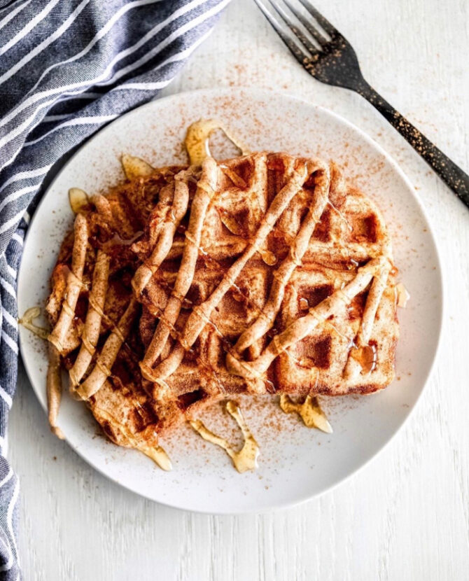 The yummiest breakfast that's decadent but also healthy..the best of both worlds! Love Clean Simple Eats breakfast meals, so easy to make and so yummy! #wafflerecipe #proteinwaffles #cse #cleansimpleeats #frenchtoastcrunch
