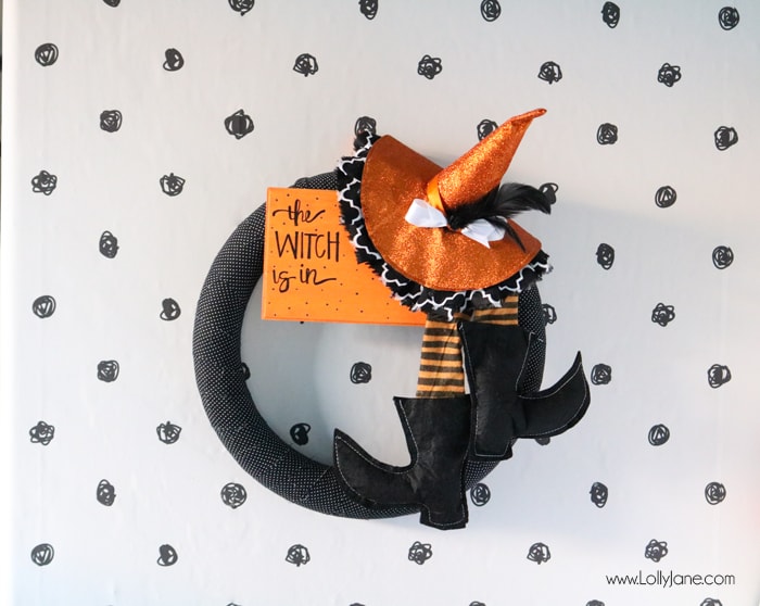 Super cute and EASY fabric wrapped Halloween witch wreath. Love the handmade sign "The Witch is In!"