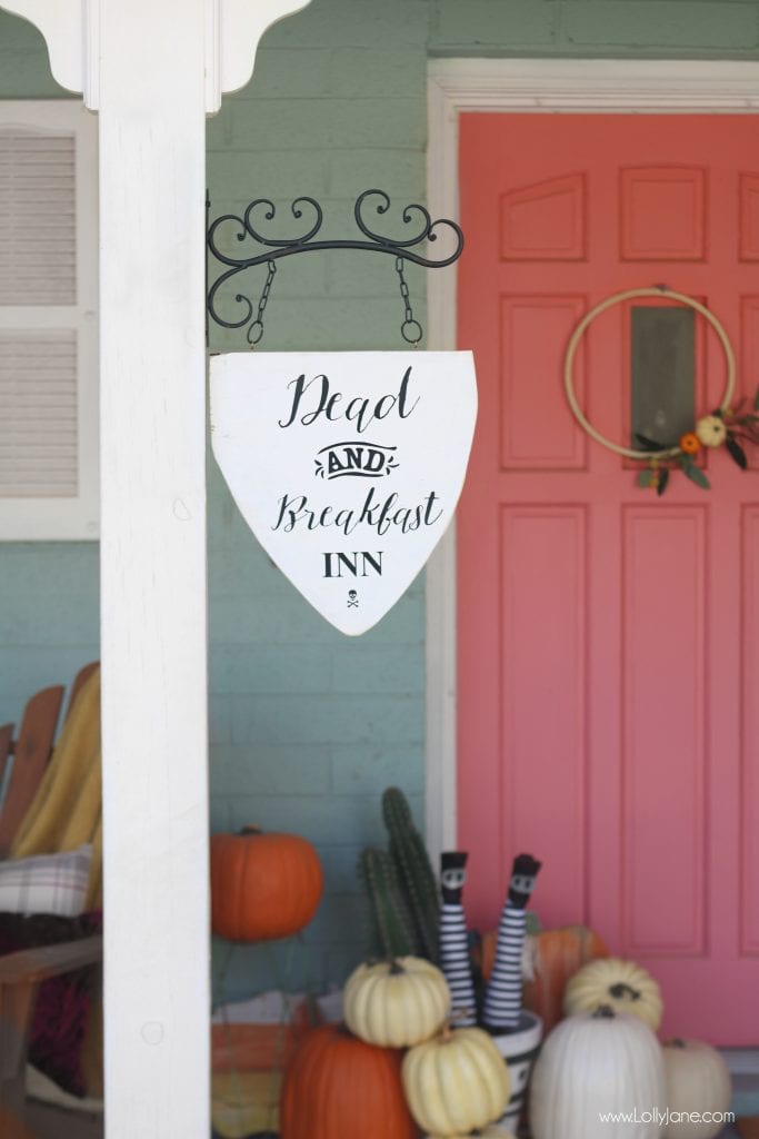Cute way to welcome spooky guest into your home with this DIY "Dead and Inn" wall hanging! Easy to make and so cheap!
