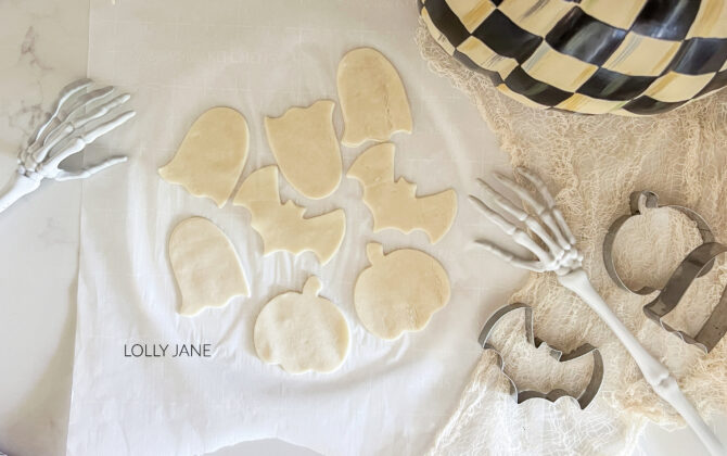 Halloween hand pie recipe, so easy and festive!