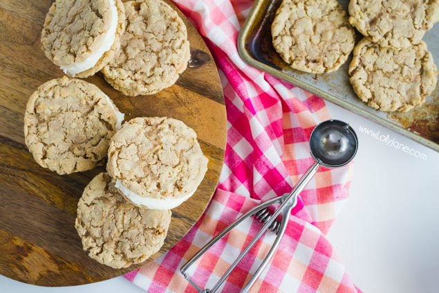 Love this easy homemade oatmeal sandwich cookies, so easy to make! Love these easy to make oatmeal sandwich cookies, yum! Family favorite cookie recipe! #oatmealcookies #sandwichcookies #fillingrecipe