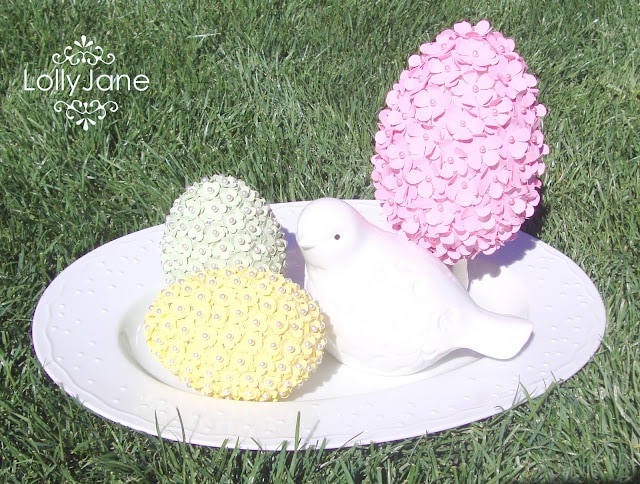 Kissing eggs