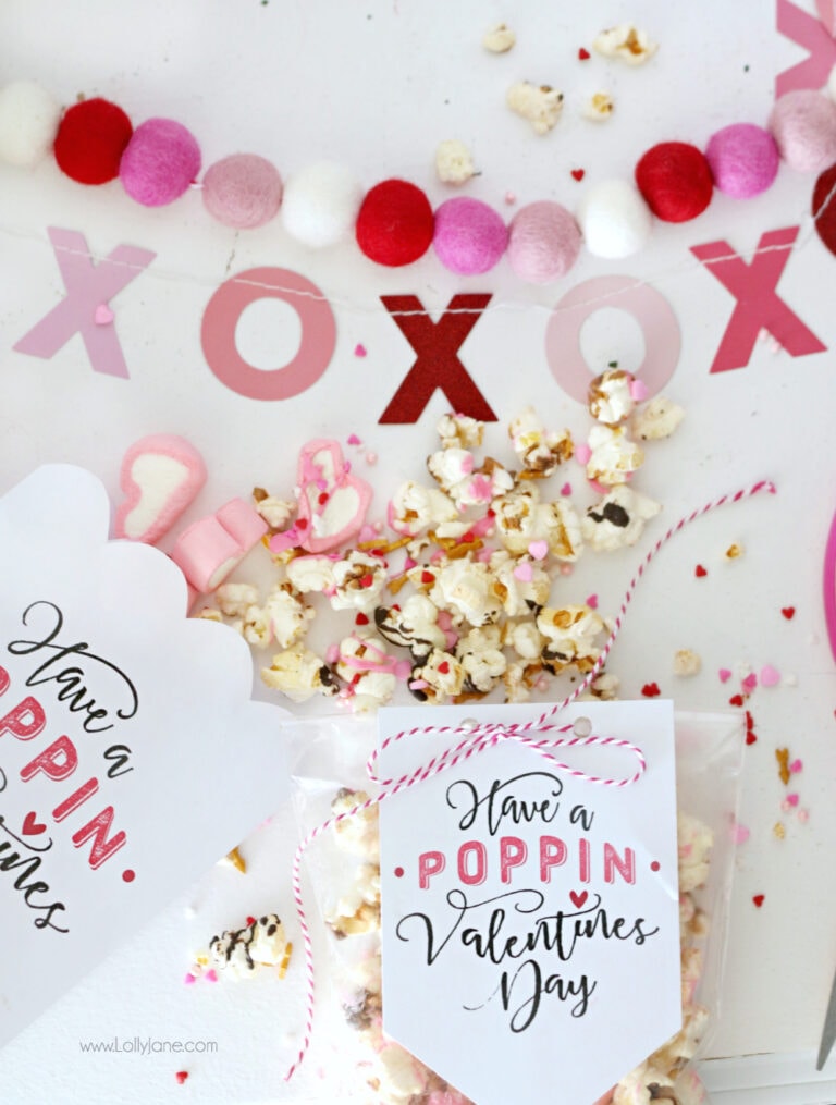 Yummy EASY Valentine's Popcorn Mix! Pair with our free popcorn tags "Have a Poppin' Valentine's Day!"