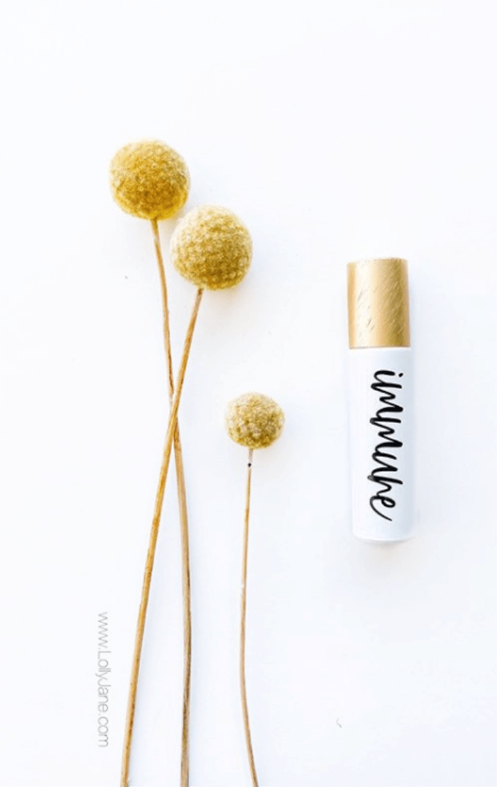 This is such a powerful immunity blend! Love this doTerra immunity rollerball blend recipe, apply daily to pressure points for a boost in your immune system. #naturalhealth #healthyliving #immunityboost #immunityrollerball #rollerballrecipe #essentialoils #essentialoilsrollerrecipe #onguardrollerrecipe