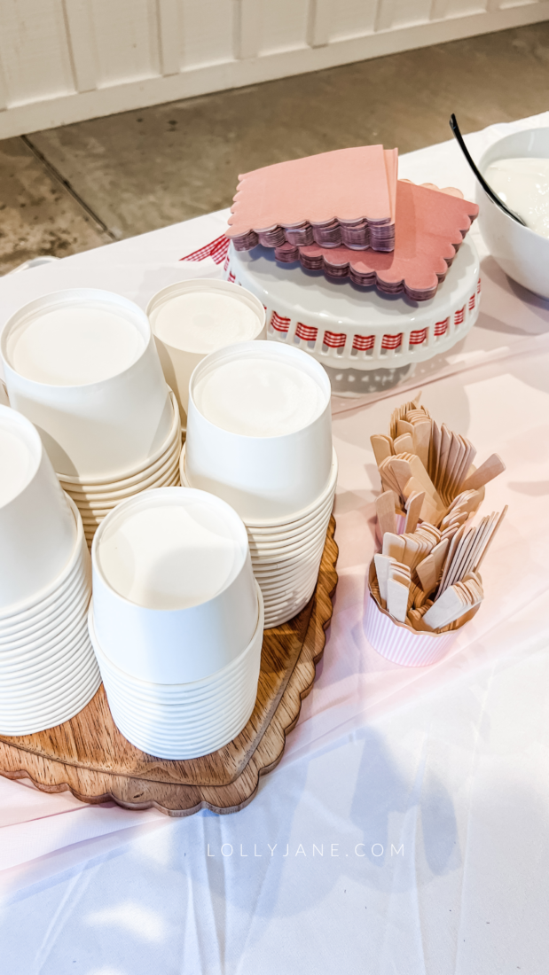 Plan the perfect Bridal Shower Brunch with our irresistible Yogurt Bar! Fresh fruits, crunchy granola, and tasty toppings await – create a celebration that's as sweet as love itself! 💍🥂 #BridalShower #BrunchIdeas #YogurtBar